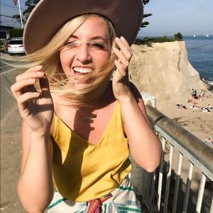 Meet your Posher, Molly